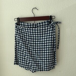 Old Navy Navy and White Checkered Skort